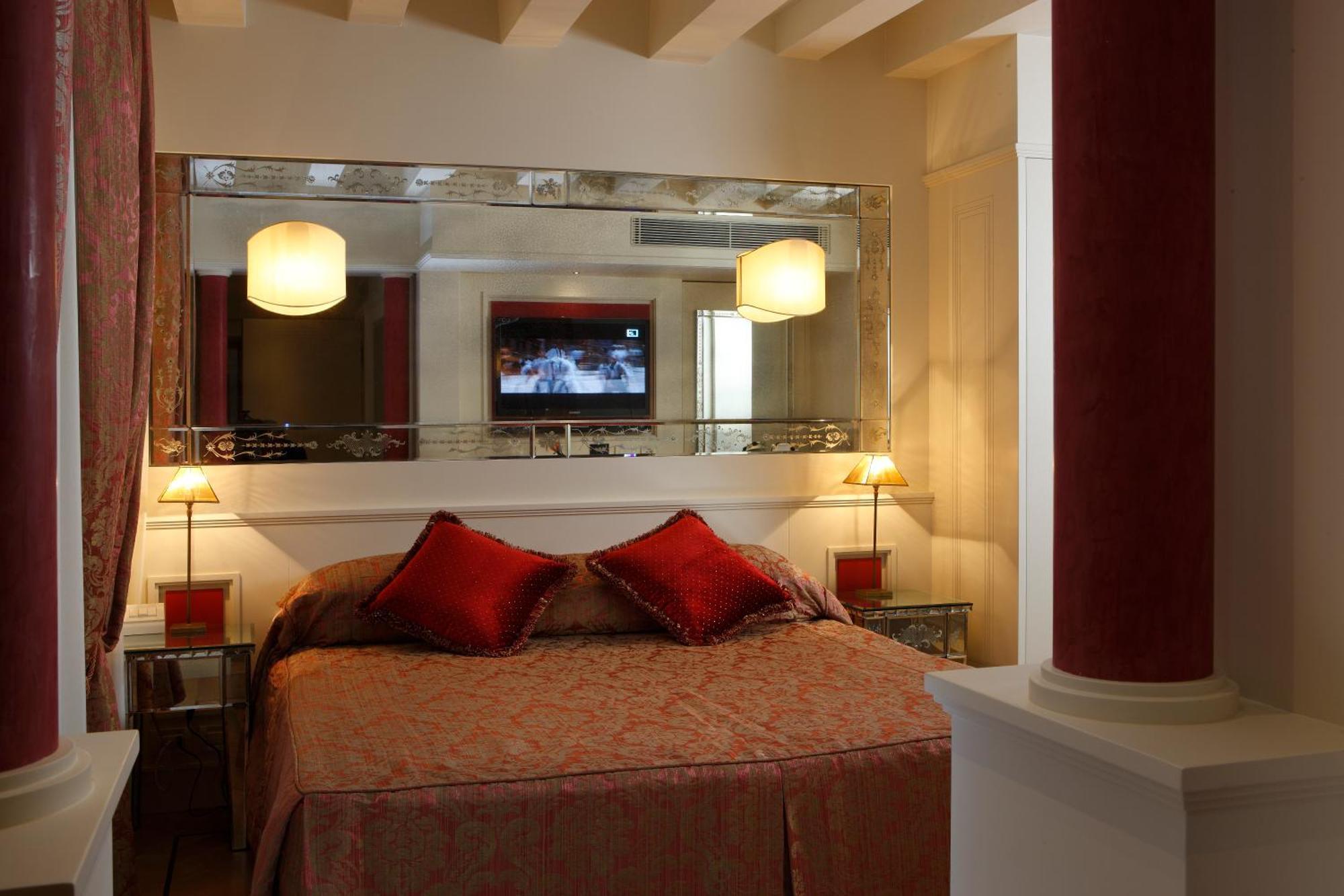 Canaletto Luxury Suites - San Marco Luxury Venice Exterior photo